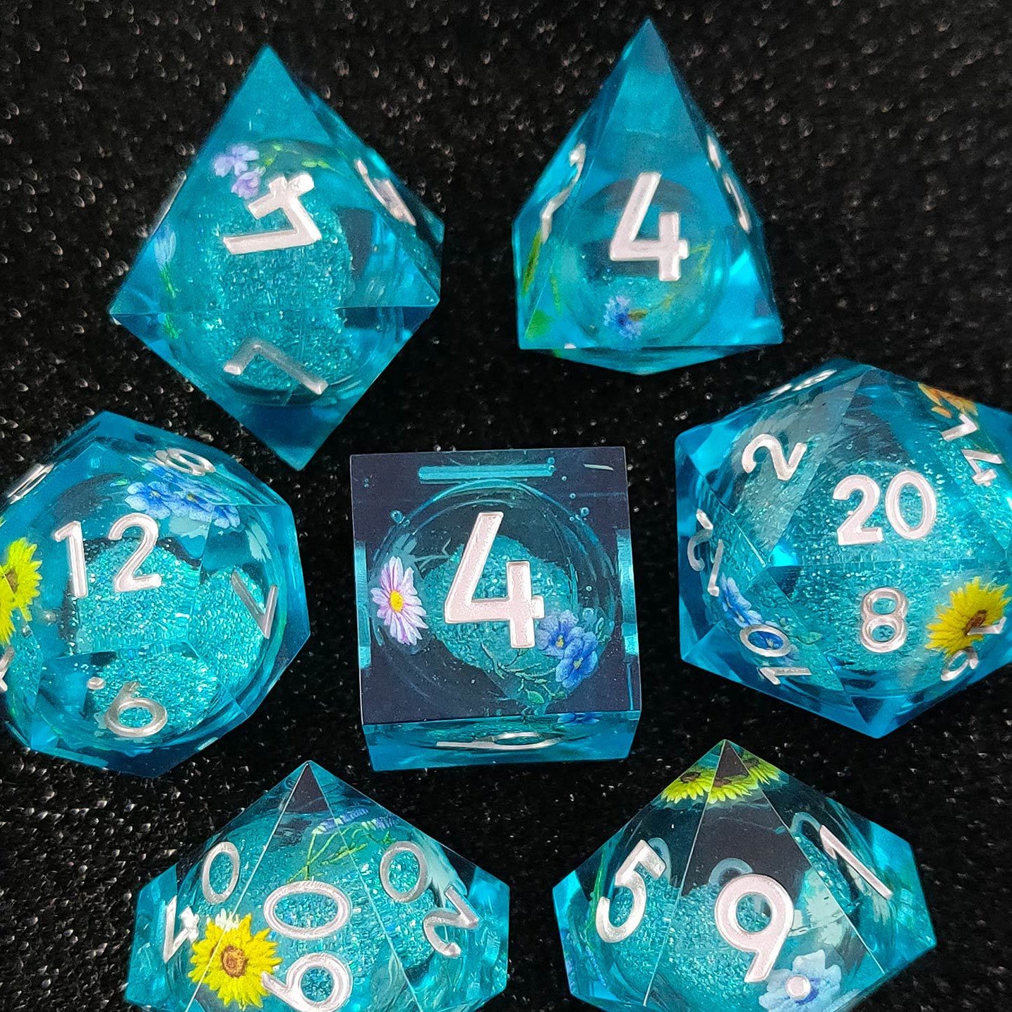 Straight Hair Resin Quicksand Dice